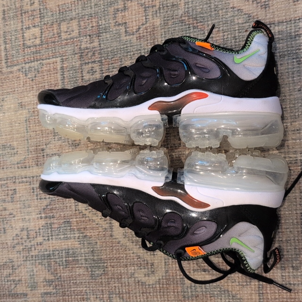 Women's Nike Air Vapormax Plus - Picture 7 of 9